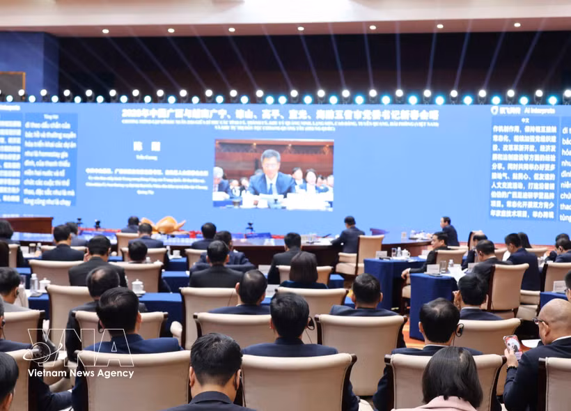 The 2026 Early Spring meeting between Secretaries of the Party Committees of five Vietnamese localities and the Secretary of the Party Committee of the Guangxi Zhuang Autonomous Region, China takes place on February 11 in Nanning city. (Photo: VNA) 