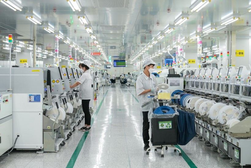 Labour productivity across the entire economy is estimated to reach 245 million VND per worker in 2025. (Photo: VNA)