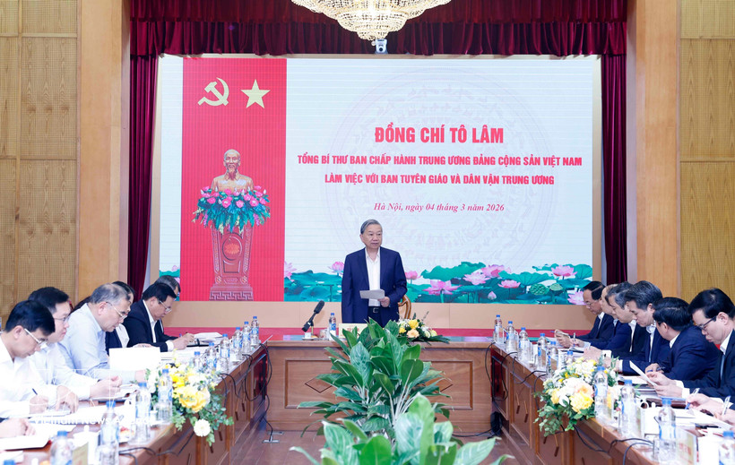 Party General Secretary To Lam speaks at the working session in Hanoi on March 4 to review preparations for a draft regulation on political and ideological work within the Party. (Photo: VNA)