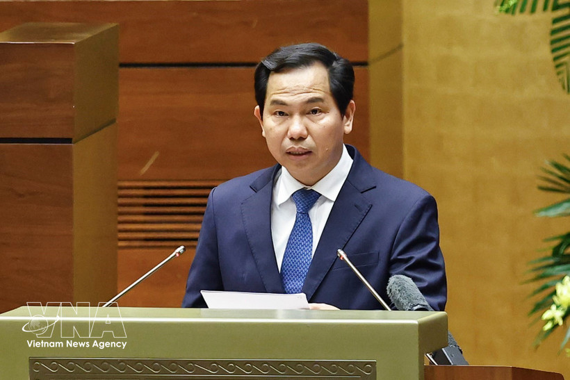 Chairman of the National Assembly Office and Chief of the National Election Council (NEC) Office Le Quang Manh delivers a summary report on the results of the elections for deputies to the 16th National Assembly of Vietnam and People’s Councils at all levels for the 2026–2031 tenure. (Photo: VNA)