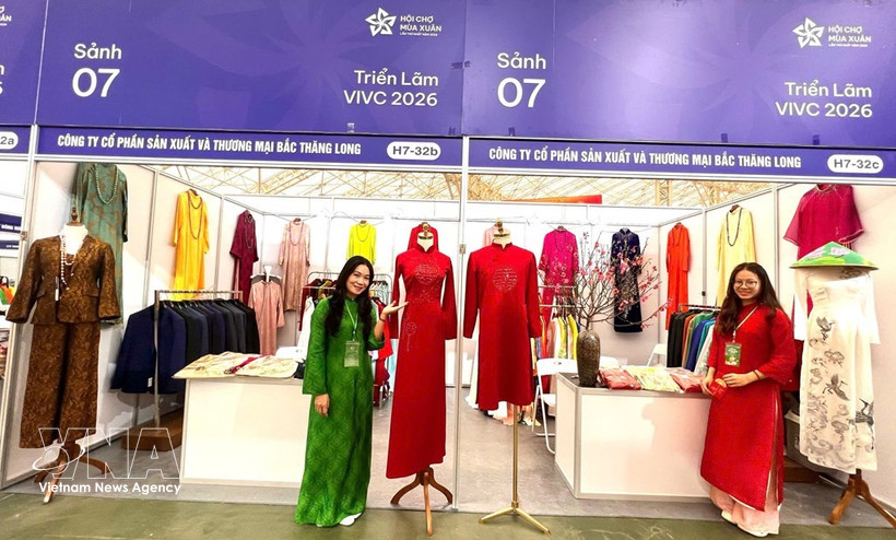 At the stall of the Bac Thang Long Producing and Trading JSC within the first Spring Fair 2026 (Photo: VNA) 