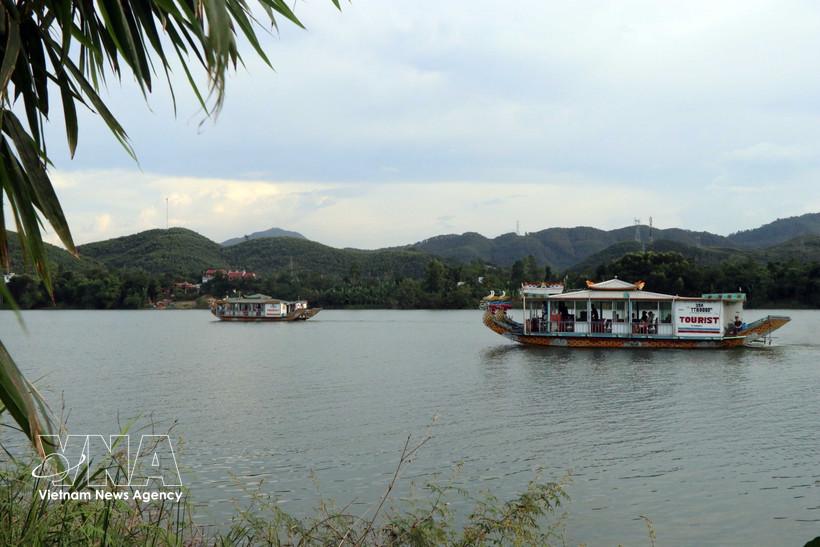 River tourism activities in Hue (Photo: VNA)