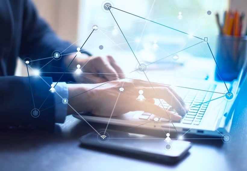 Amid increasingly complex global economic fluctuations in 2025, the finance sector reaffirms its role as the national economy’s “lifeblood” (Photo: VietnamPlus)