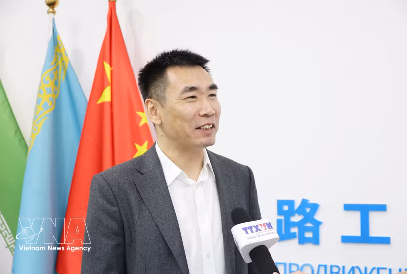 Gao Jinlong, Chief Engineer at China’s Centre for Promotion of Industrial Internet for Silk Road (CPIIS), speaks to the Vietnam News Agency. (Photo: VNA)