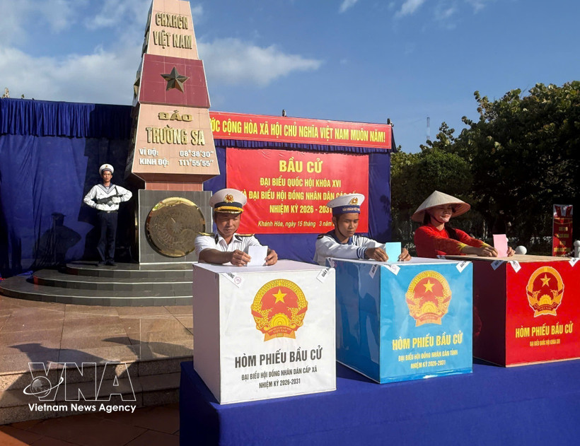 Truong Sa voters cast ballots in the election (Photo: VNA)