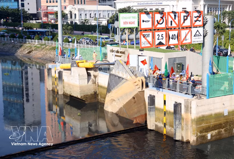 The Ben Nghe tidal sluice in Ho Chi Minh City (Illustrative photo: VNA)