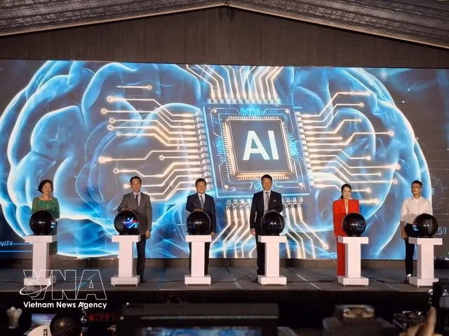 Representatives of the co-organisers of AI Battle 2026 at the launch ceremony. (Photo: VNA)