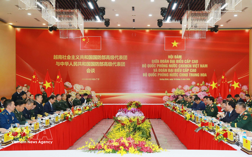 At the talks between Vietnamese Minister of National Defence General Phan Van Giang and his Chinese counterpart Senior Lieutenant General Dong Jun in Quang Ninh province on March 18. (Photo: VNA)