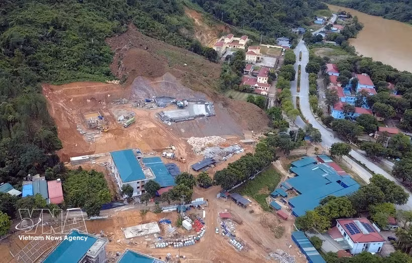 An overview of the integrated primary and lower secondary boarding school project in Phong Tho commune, Lai Chau province. (Photo: VNA)