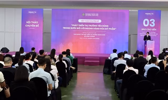 A seminar on developing the domestic cosmetics market was held on June 19 at the Vietnam Exposition Centre (VEC) in Dong Anh, Hanoi, as part of Beauty Summit 2026 (Photo dms.gov.vn)