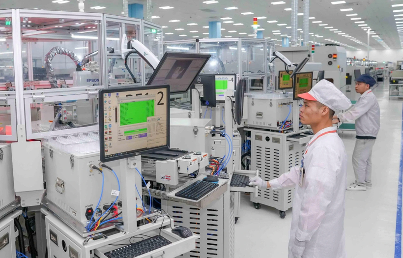 Today, Vietnam has developed an increasingly modern and balanced economic structure spanning industry, services, and agriculture. (Photo: thanhnien.vn)