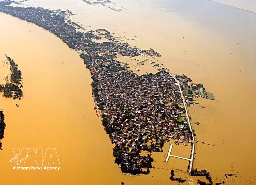 An area in Ha Tinh province under water following Storm Megi in October 2010 (Photo: VNA)