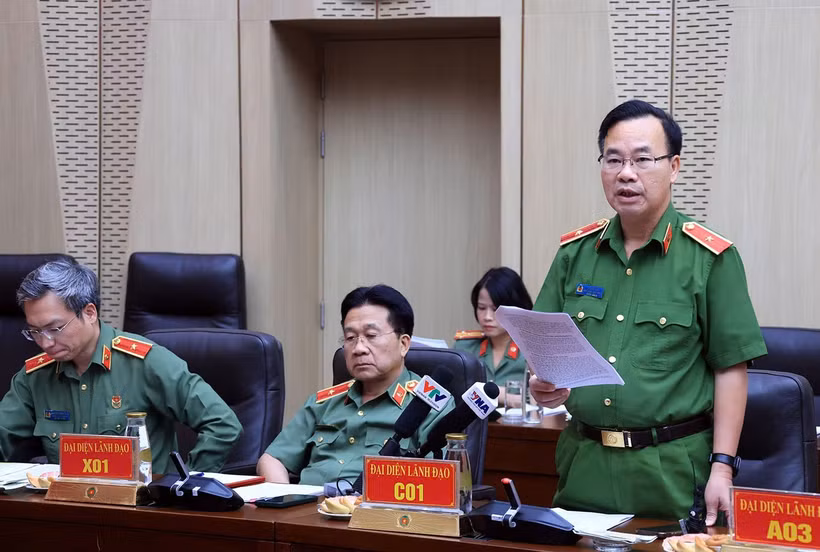 Major General Le Van Tan, Deputy Chief of the Office of the ministry's Investigation Police Agency (C01), speaks at the press briefing (Source: baochinhphu.vn)