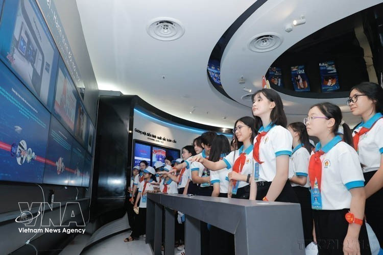 Within the framework of the 10th National Uncle Ho’s Good Children Congress in 2025, 150 exemplary child delegates visit and experience activities at the Military Industry and Telecommunications Group (Viettel) on May 13, 2025 (Photo: VNA)