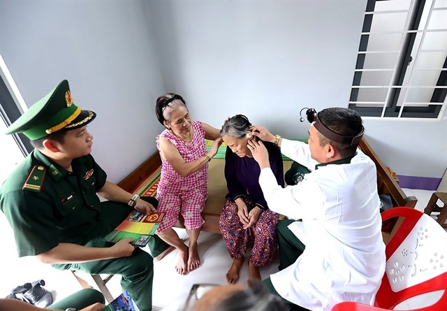 Health check-up offered to citizens in Gia Lai province. (Photo: VNA)