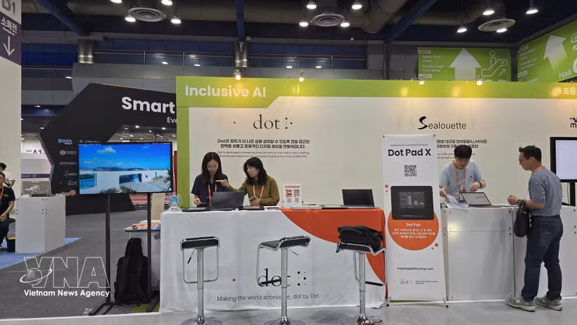 The booth of Dot Inc. at the Smart Tech Show 2026 in Seoul. (Photo: VNA)