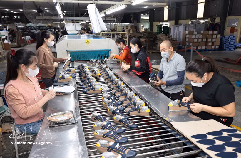 Footwear is among Vietnam's key foreign currency earners. (Photo: VNA)