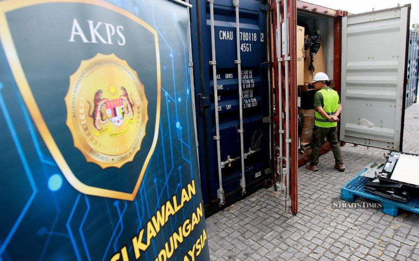  A total of 701 containers containing illegal e-waste were detained in Malaysia between 2021 and 2025 (Photo: New Straits Times)