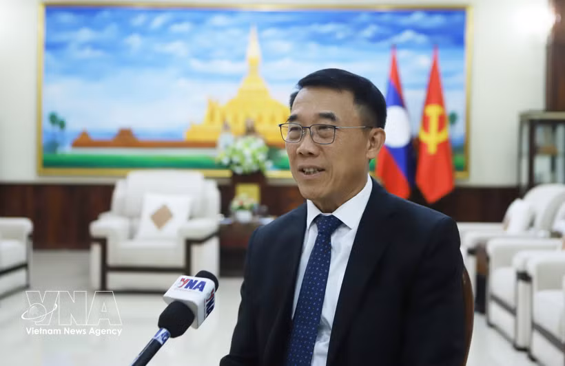 Bounleua Phandanouvong, head of the External Relations Commission of the Lao People’s Revolutionary Party (LPRP) Central Committee, grants an interview to the VNA. (Photo: VNA)