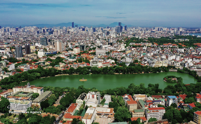 Panoramic view of Hoan Kiem Lake from above (Photo: VNA)