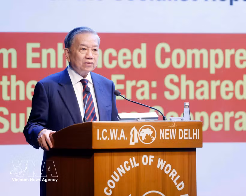 General Secretary of the Communist Party of Vietnam Central Committee and State President To Lam delivers the policy speech at the Indian Council of World Affairs (Photo: VNA)