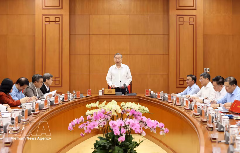 Party General Secretary and State President To Lam, head of the Central Steering Committee for Prevention and Control of Corruption, Wastefulness, and Negative Phenomena, chairs a meeting of the committee's Standing Board on March 18, 2026. (Photo: VNA)