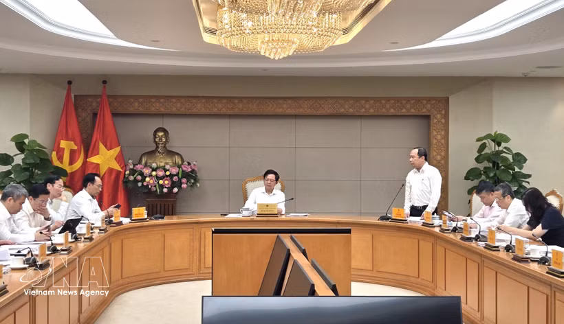 The meeting chaired by Deputy Prime Minister Ho Quoc Dung in Hanoi on April 20 (Photo: VNA)