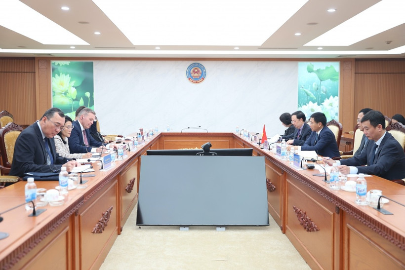 The meeting between Minister of Finance Nguyen Van Thang and President of Moody’s Ratings Michael West (Photo: tapchikinhtetaichinh.vn)