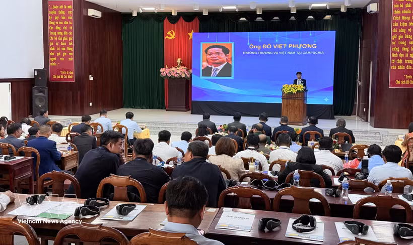 At the Vietnam – Cambodia - Laos border trade connectivity conference (Photo: VNA)
