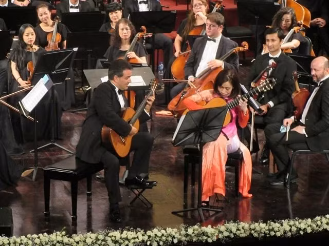 Artists perform in a concert at the Young Artists Friendship Festival and Competition (Photo: Mun Art Academy)