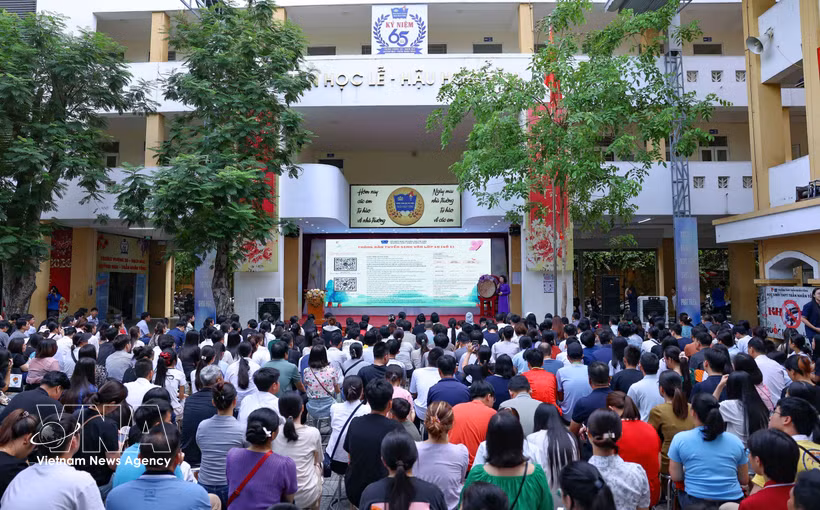 Tran Nhan Tong High School holds orientation meeting for newly admitted students for the 2026 – 2027 academic year (Photo: VNA) 