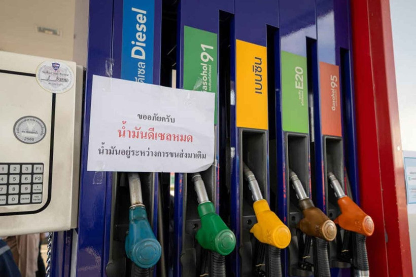 A petrol station in Phitsanulok ran out of diesel fuel on March 16. (Photo: Public Relations Department)