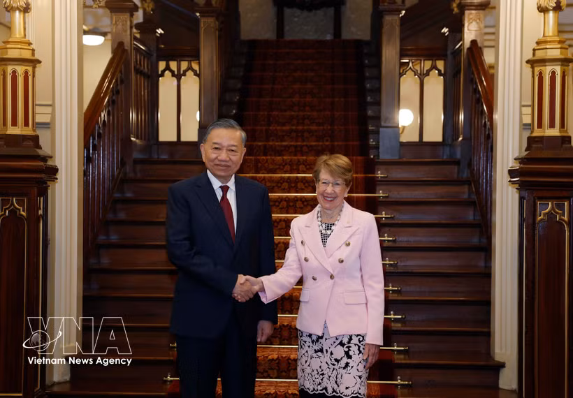 General Secretary of the Central Committee of the Communist Party of Vietnam (CPV) and President To Lam (left) and Governor of New South Wales Margaret Beazley at their meeting on August 10. (Photo: VNA)
