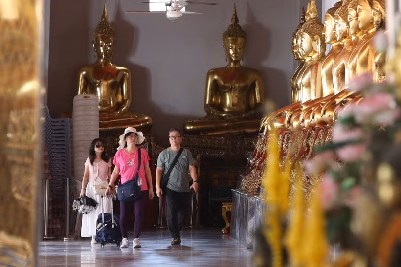 Tourists visit Bangkok, Thailand. (Photo: Xinhua/VNA)