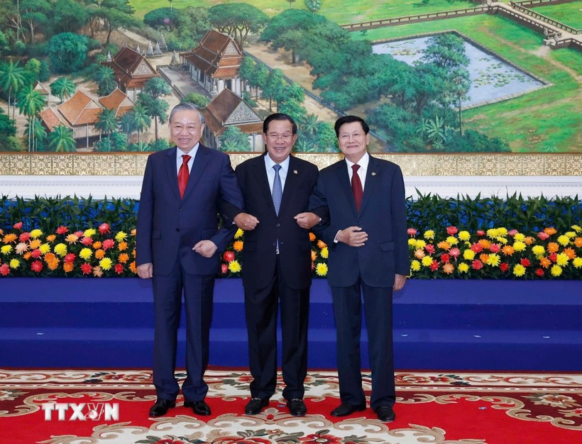 General Secretary of the Communist Party of Việt Nam (CPV) To Lam (left), President of the Cambodian People’s Party (CPP) Hun Sen (right), and General Secretary of the Lao People’s Revolutionary Party (LPRP) Thongloun Sisoulith at the high-level meeting in Phnom Penh (Photo: VNA)