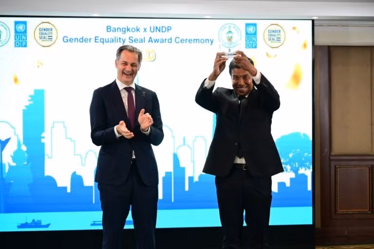 The Bangkok Metropolitan Administration (BMA) has received a UNDP Gender Equality Seal Gold award, becoming the first government organisation in the Asia-Pacific region to receive the recognition. (Photo: khaosodenglish.com)
