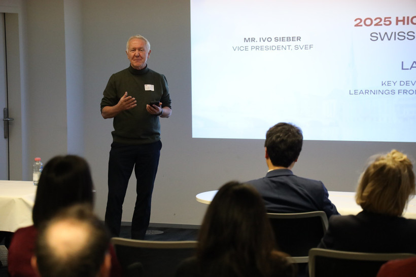 Ivo Sieber, former Swiss Ambassador to Vietnam, speaks at an event in Zurich. (Photo: VNA)
