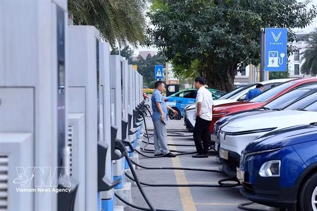 Public charging stations for electric vehicles in in Hanoi (Photo: VNA)