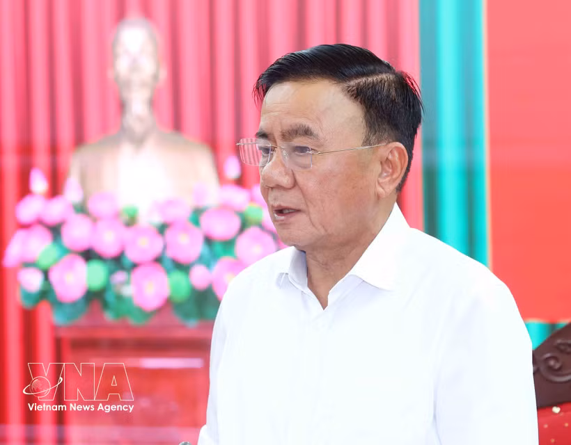 Politburo member and Standing Member of the Party Central Committee’s Secretariat Tran Cam Tu speaks at the working session with the committee’s Inspection Commission. (Photo: VNA)