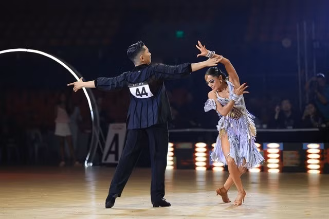 Phan Hien and Thu Huong, the most decorated dancesport pair in Vietnam, will compete in the DanceSport Festival 2026. (Photos courtesy of Khanh Thi) 