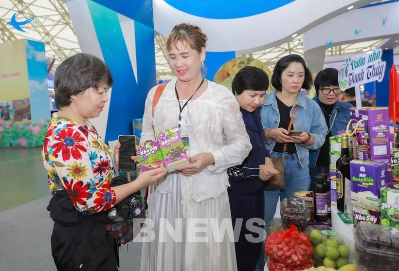 People visit Autumn Fair 2025. (Photo: VNA)