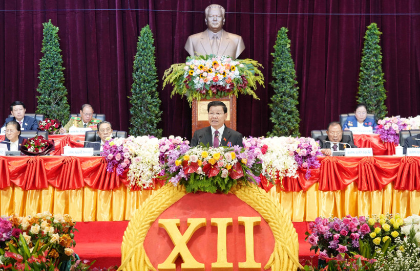 General Secretary of the Lao People's Revolutionary Party Thongloun Sisoulith delivers the opening speech at the opening session of the 12th National Congress of the Lao People’s Revolutionary Party (LPRP) on January 6. (Photo: VNA broadcasts)