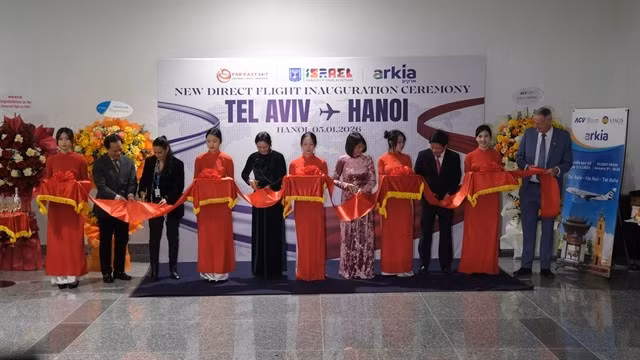 At the launch ceremony (Photo: Embassy of Israel in Hanoi)