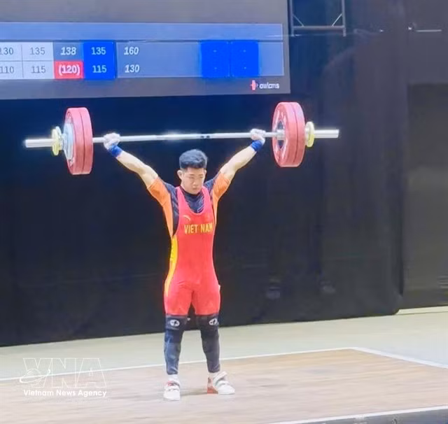 Tran Minh Tri is one of five Vietnamese athletes at the Asian Weightlifting Championships 2026 in India. (Photo: VNA)