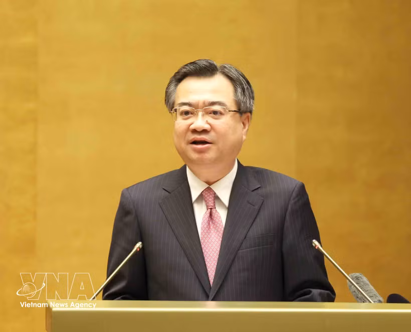 Politburo member, Secretary of the Party Central Committee, Chairman of the Party Central Committee's Commission for Policies and Strategies Nguyen Thanh Nghi speaks at the national conference to disseminate and implement resolutions adopted at the third plenum of the 14th Party Central Committee on July 29. (Photo: VNA)