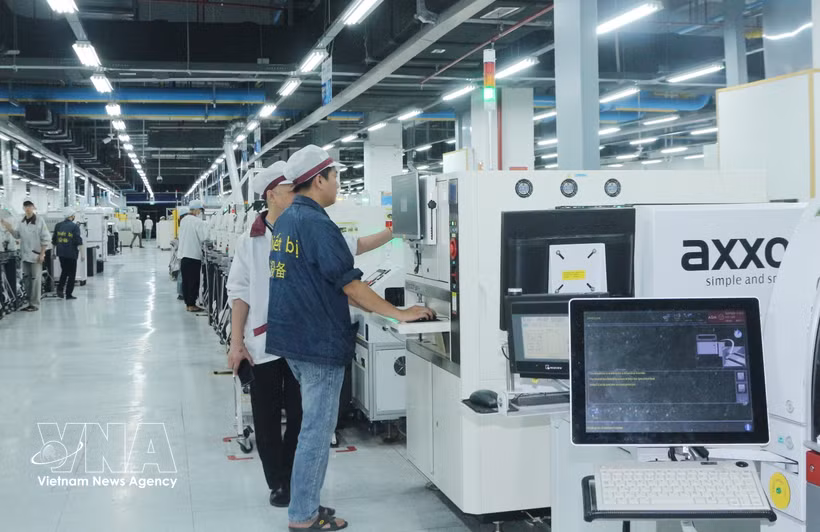 Wistron Infocomm Vietnam Co., Ltd, an FDI enterprise, has invested in Dong Van III Industrial Park of Ninh Binh province since 2021, creating jobs for more than 12,800 workers. (Photo: VNA)