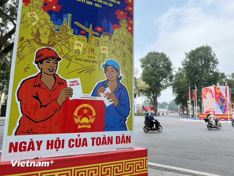 A billboard on the election of deputies to the 16th National Assembly and People's Councils at all levels for the 2026–2031 tenure (Photo: VNA)