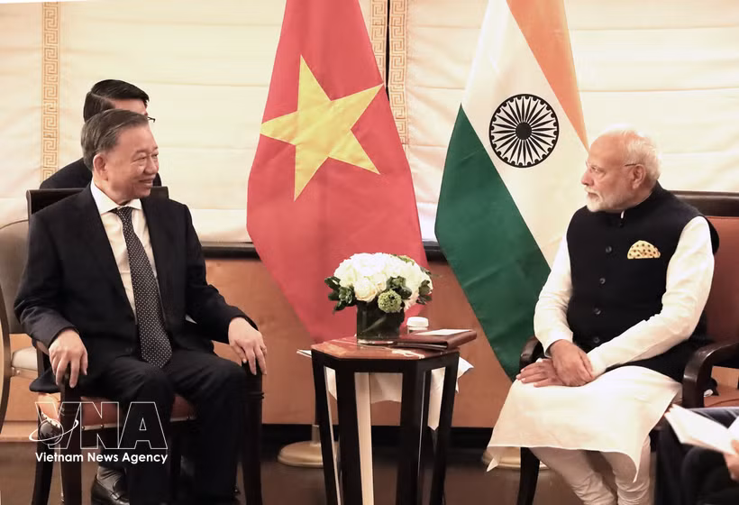 Party General Secretary and State President To Lam (left) meets Indian Prime Minister Narendra Modi on September 23, 2024, on the sidelines of the 79th session of the United Nations General Assembly and working visit to the US. (Photo: VNA) 