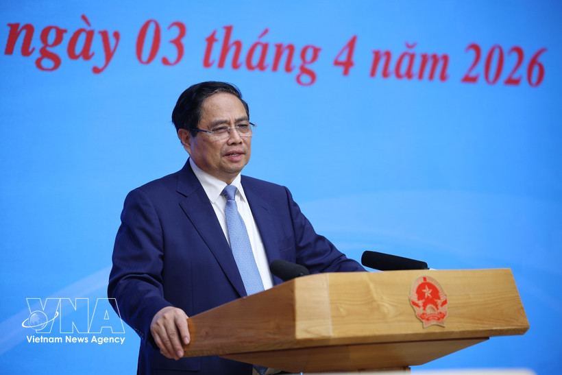 Prime Minister Pham Minh Chinh speaks at the hybrid meeting of the National Steering Committee for International Integration on April 3. (Photo: VNA)