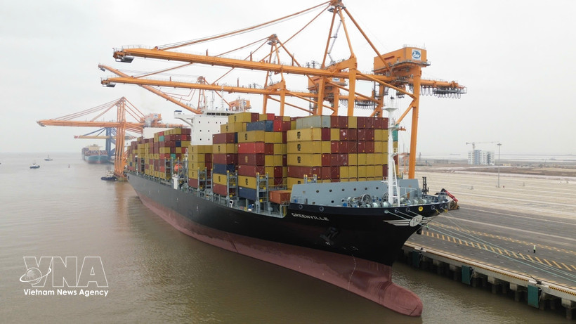 Cargo is handled at container terminals No. 3 and No. 4 of Hai Phong International Gateway Port. (Photo: VNA)
